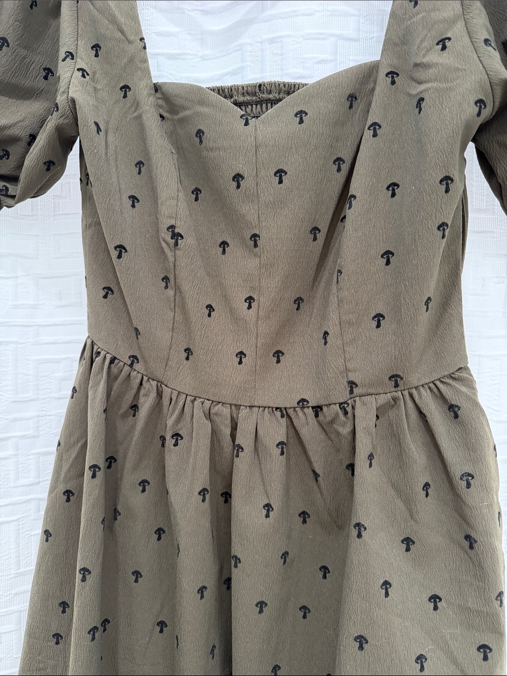 Disturbia Olive Green Puff Sleeve Sweetheart Mini Dress size 4 - Picture 4 of 4